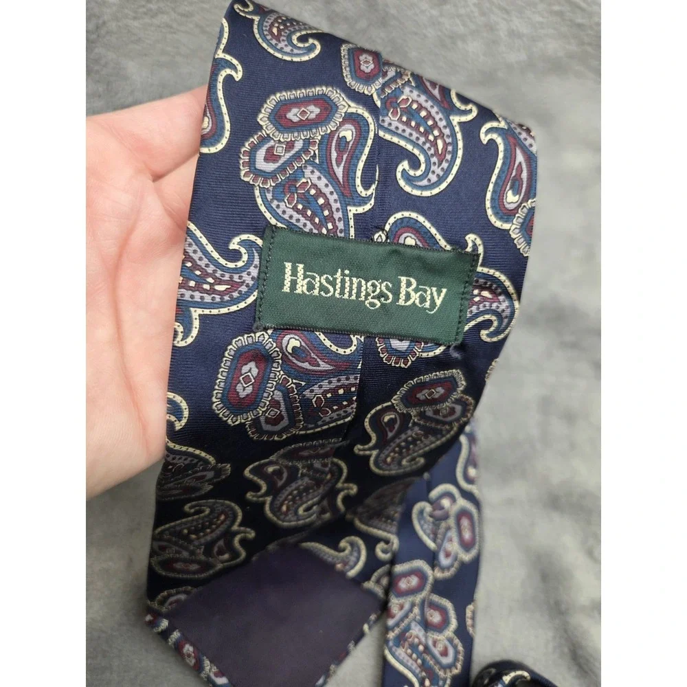 Navy Blue Paisley Men's Silk Tie Classic Sophisticated‎ 3 Inch Wide Thinner